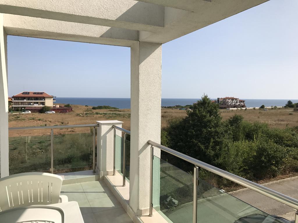 Sea Life Apartments Sinemorets Exterior photo